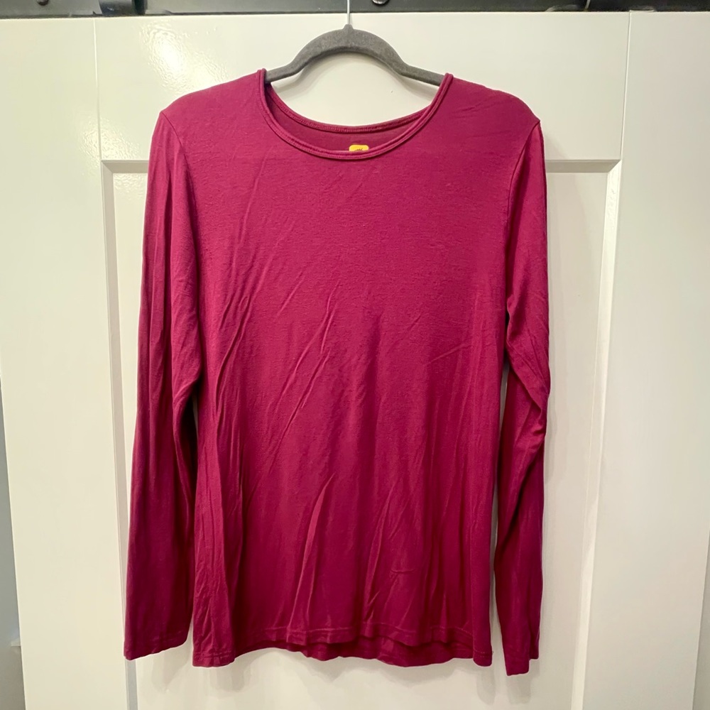 WonderWink under scrub shirt size medium, burgundy